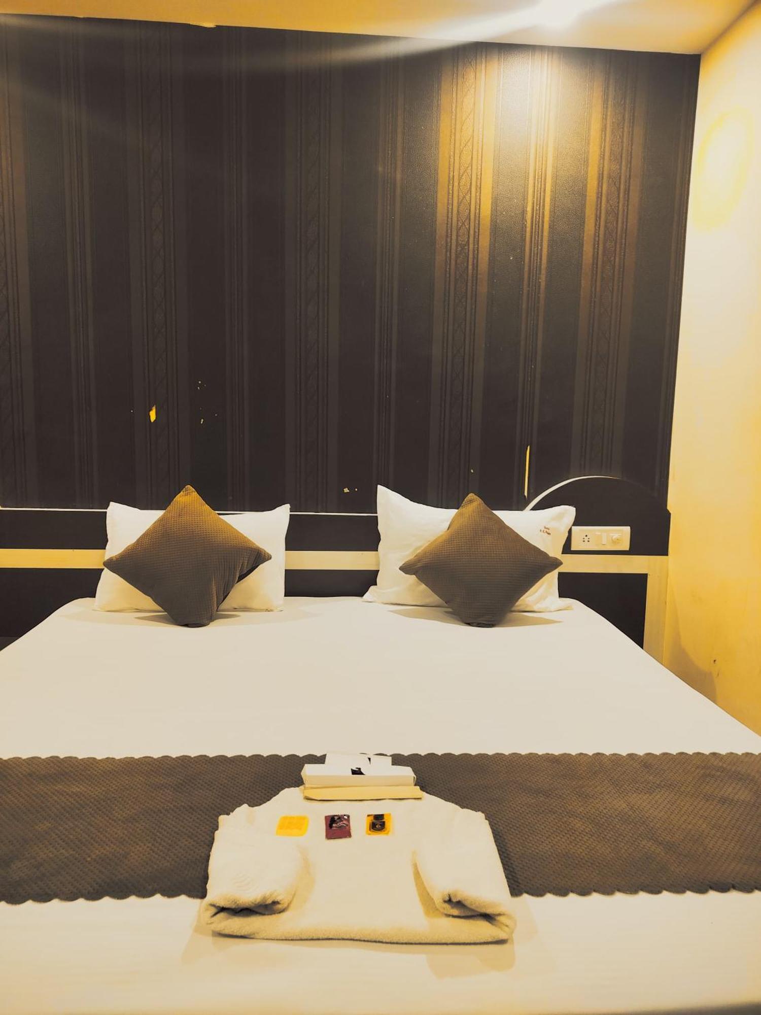 Hotel R K Palace Bhopal Zewnętrze zdjęcie
